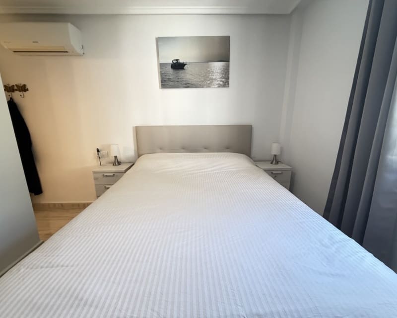 2 soveværelse Lejlighed til salg i Villamartin med swimmingpool - € 219.000 (Ref: 10101518)