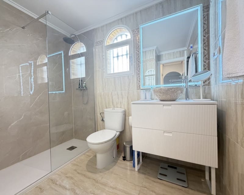 2 soveværelse Lejlighed til salg i Villamartin med swimmingpool - € 219.000 (Ref: 10101518)