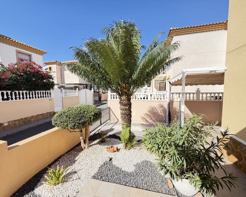 2 soveværelse Lejlighed til salg i Villamartin med swimmingpool - € 219.000 (Ref: 10101518)