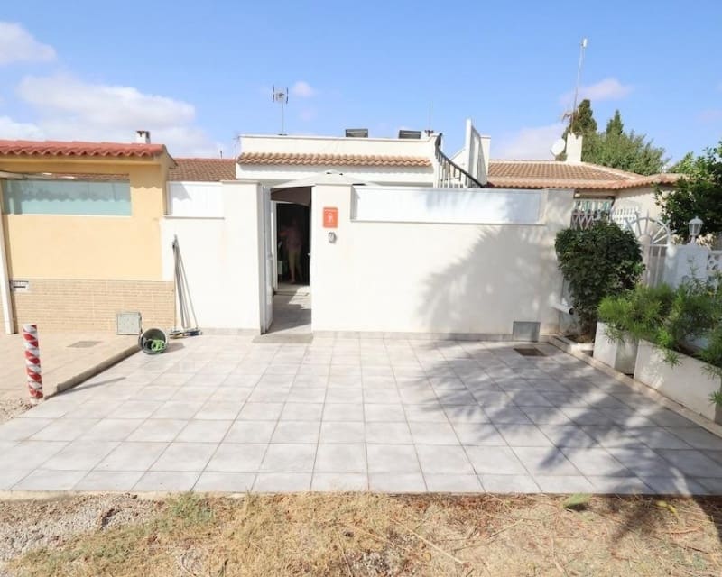 3 sypialnia Bungalow na sprzedaż w La Torreta z basenem garażem - 145 000 € (Ref: 10101519)