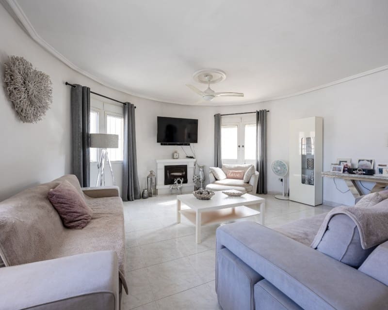 4 soverom Villa til salgs i Benimar med svømmebasseng garasje - € 379 950 (Ref: 10166995)