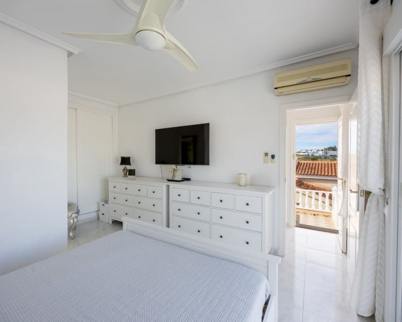 4 soverom Villa til salgs i Benimar med svømmebasseng garasje - € 379 950 (Ref: 10166995)