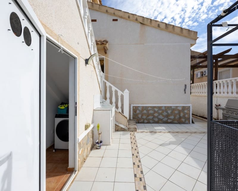 4 soverom Villa til salgs i Benimar med svømmebasseng garasje - € 379 950 (Ref: 10166995)