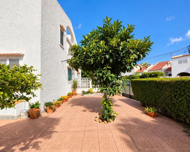 2 soveværelse Byhus til salg i Torrevieja med swimmingpool garage - € 210.000 (Ref: 10167009)