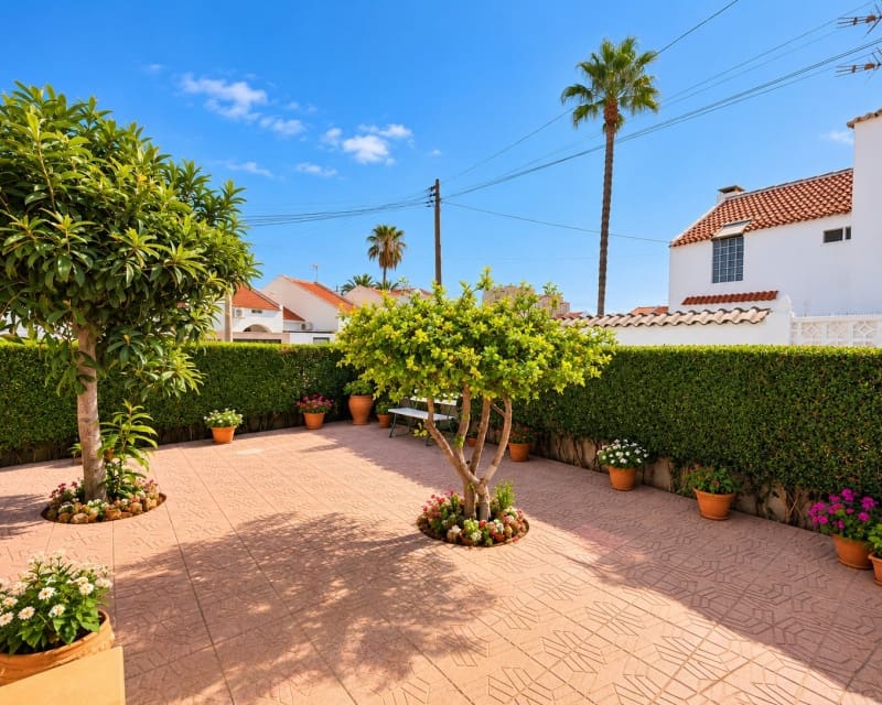 2 soveværelse Byhus til salg i Torrevieja med swimmingpool garage - € 210.000 (Ref: 10167009)