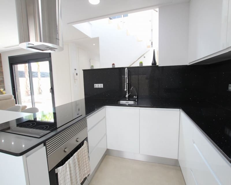 3 soveværelse Villa til salg i Benijofar med swimmingpool garage - € 389.000 (Ref: 10167010)