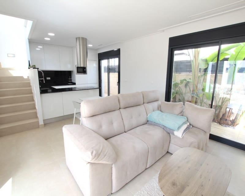 3 soveværelse Villa til salg i Benijofar med swimmingpool garage - € 389.000 (Ref: 10167010)