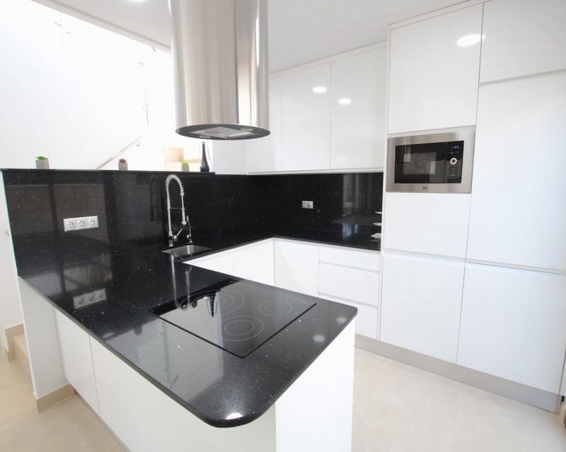 3 soveværelse Villa til salg i Benijofar med swimmingpool garage - € 389.000 (Ref: 10167010)