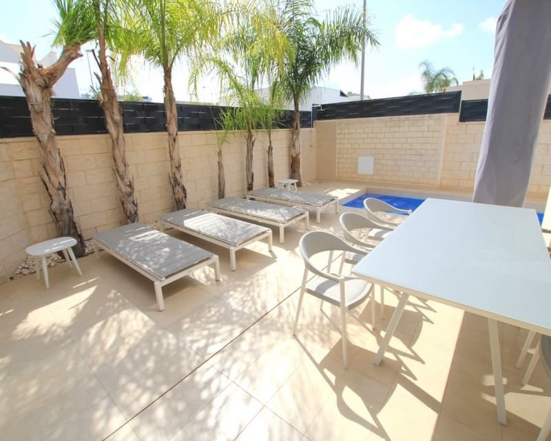 3 soveværelse Villa til salg i Benijofar med swimmingpool garage - € 389.000 (Ref: 10167010)
