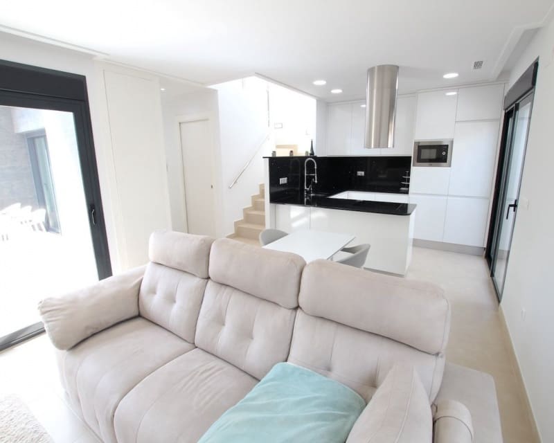 3 soveværelse Villa til salg i Benijofar med swimmingpool garage - € 389.000 (Ref: 10167010)