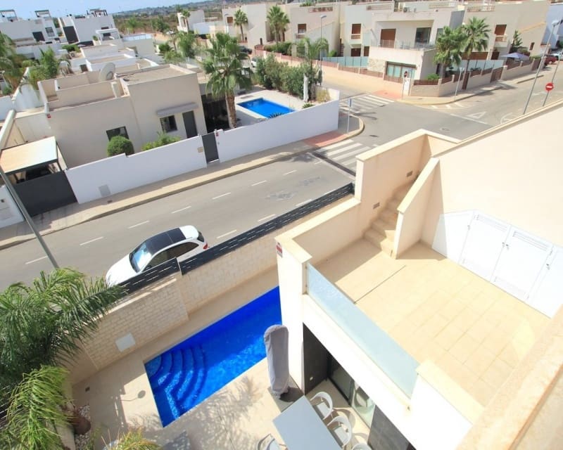 3 soveværelse Villa til salg i Benijofar med swimmingpool garage - € 389.000 (Ref: 10167010)