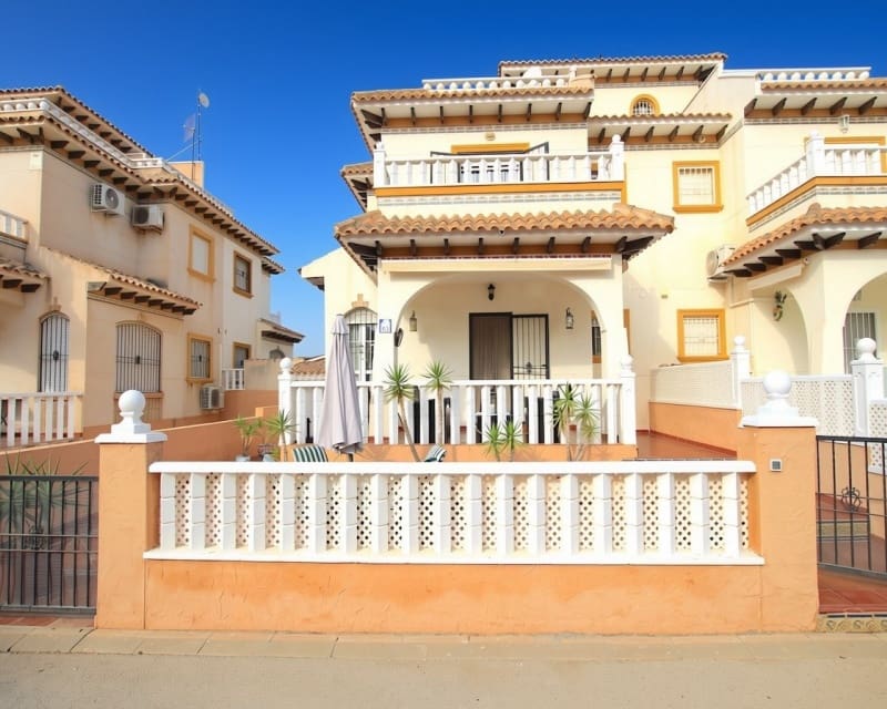 2 soverom Villa til salgs i Cabo Roig med svømmebasseng garasje - € 220 000 (Ref: 10167011)