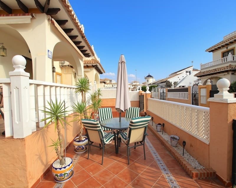 2 soverom Villa til salgs i Cabo Roig med svømmebasseng garasje - € 220 000 (Ref: 10167011)