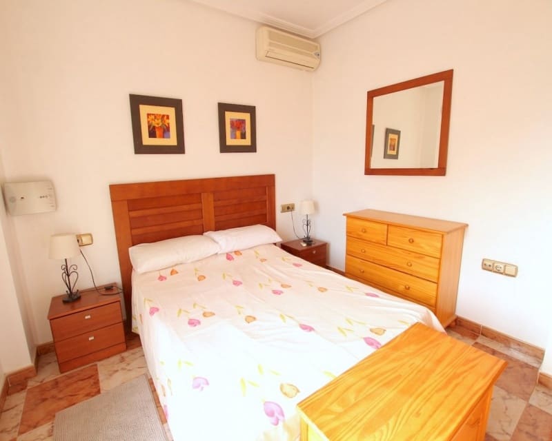2 soverom Villa til salgs i Cabo Roig med svømmebasseng garasje - € 220 000 (Ref: 10167011)