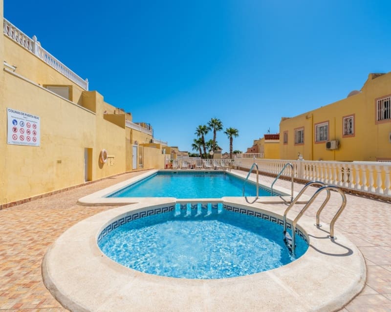 2 soveværelse Byhus til salg i Villamartin med swimmingpool garage - € 229.800 (Ref: 10167012)