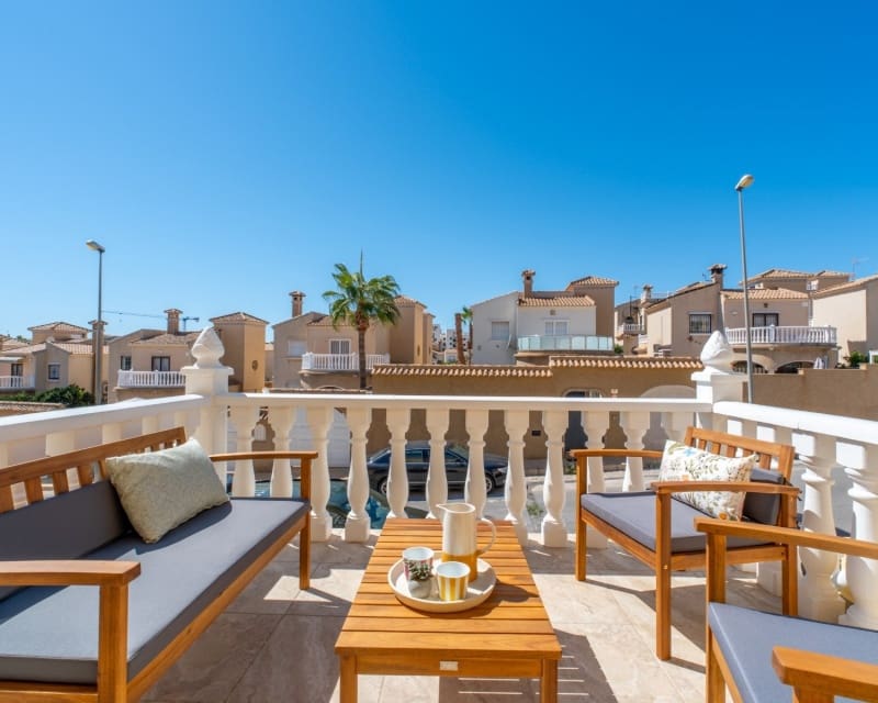 2 soveværelse Byhus til salg i Villamartin med swimmingpool garage - € 229.800 (Ref: 10167012)
