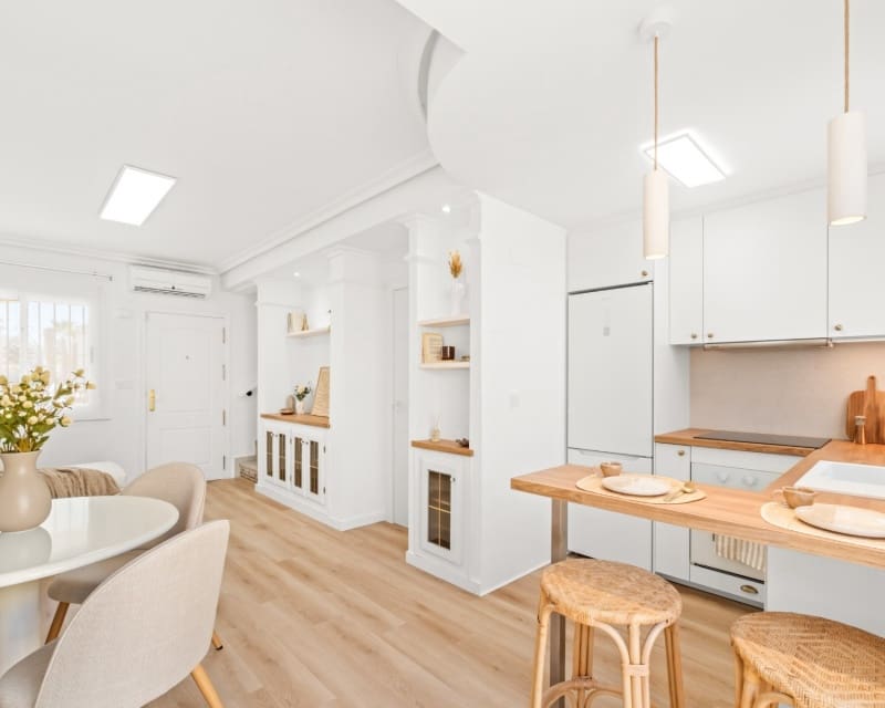 2 soveværelse Byhus til salg i Villamartin med swimmingpool garage - € 229.800 (Ref: 10167012)