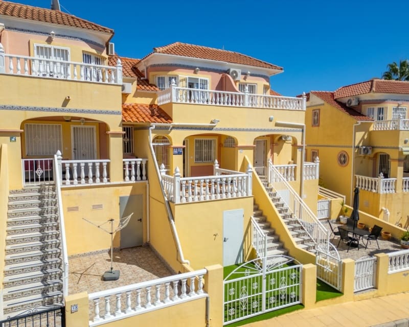 2 soveværelse Byhus til salg i Villamartin med swimmingpool garage - € 229.800 (Ref: 10167012)