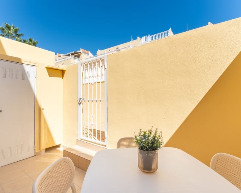 2 soveværelse Byhus til salg i Villamartin med swimmingpool garage - € 229.800 (Ref: 10167012)