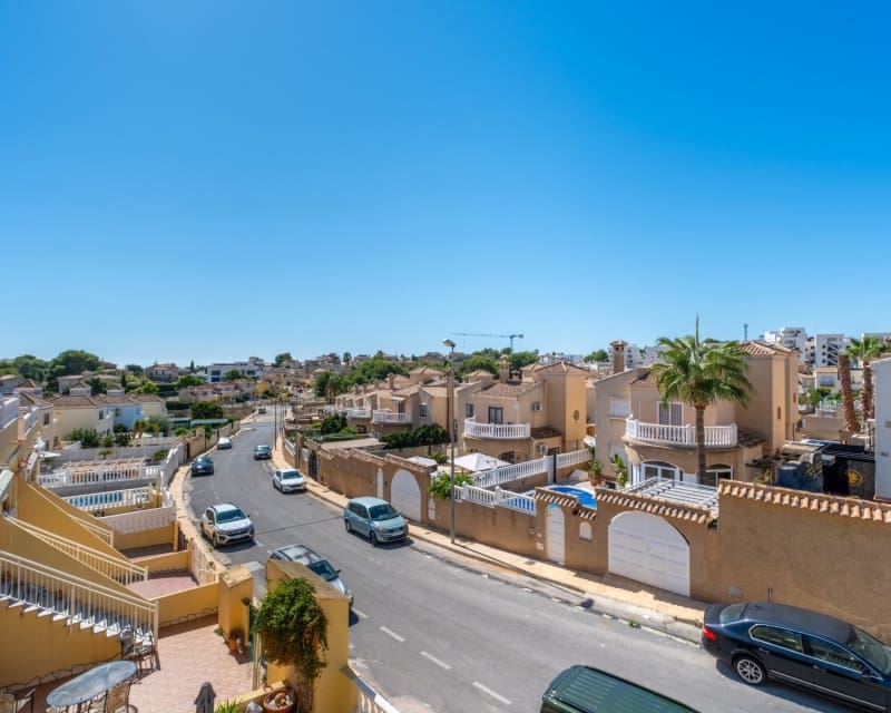 2 soveværelse Byhus til salg i Villamartin med swimmingpool garage - € 229.800 (Ref: 10167012)
