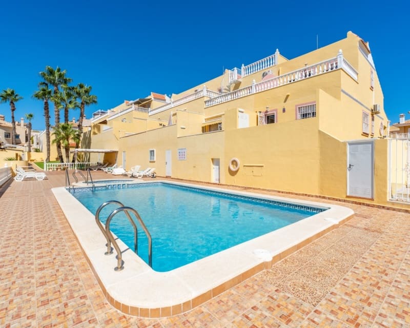 2 soveværelse Byhus til salg i Villamartin med swimmingpool garage - € 229.800 (Ref: 10167012)