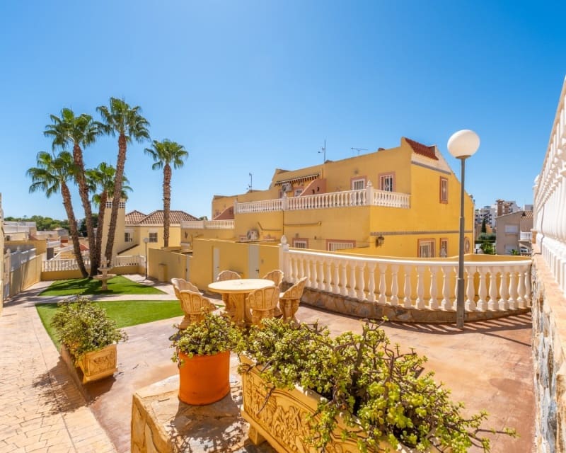 2 soveværelse Byhus til salg i Villamartin med swimmingpool garage - € 229.800 (Ref: 10167012)