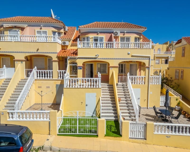 2 soveværelse Byhus til salg i Villamartin med swimmingpool garage - € 229.800 (Ref: 10167012)
