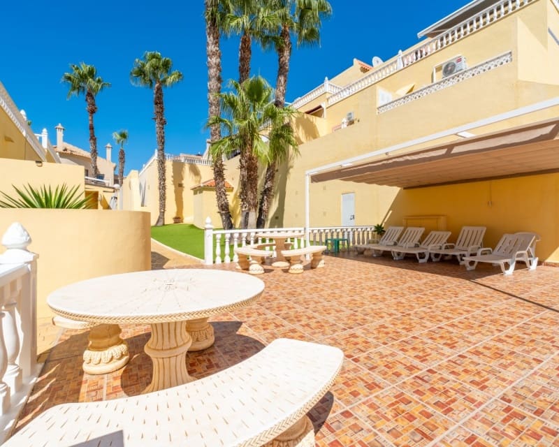 2 soveværelse Byhus til salg i Villamartin med swimmingpool garage - € 229.800 (Ref: 10167012)