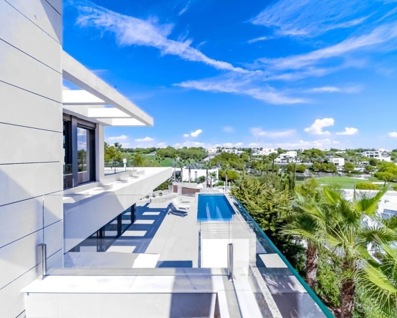 Chalet de 6 habitaciones en Campoamor en venta con piscina - 1.990.000 € (Ref: 10167013)