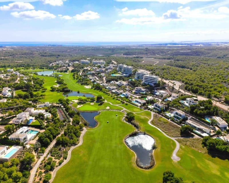 Chalet de 6 habitaciones en Campoamor en venta con piscina - 1.990.000 € (Ref: 10167013)