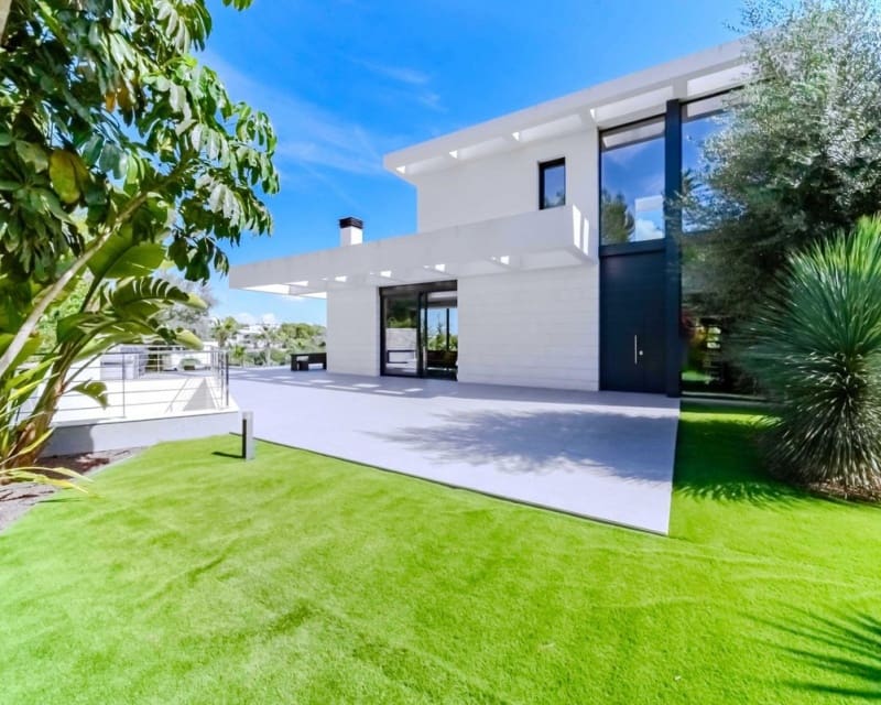 Chalet de 6 habitaciones en Campoamor en venta con piscina - 1.990.000 € (Ref: 10167013)