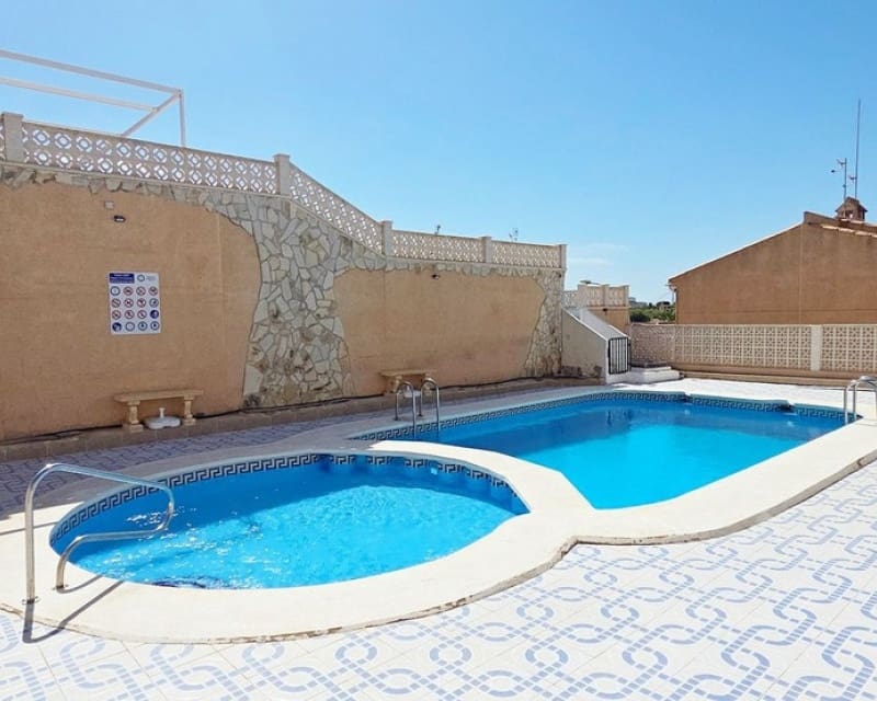 Apartamento de 2 habitaciones en Villamartin en venta con piscina - 139.900 € (Ref: 10167015)