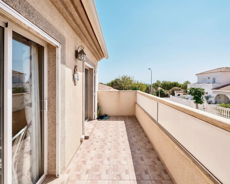 3 bedroom Townhouse for sale in Torrevieja with garage - € 199,000 (Ref: 10167017)