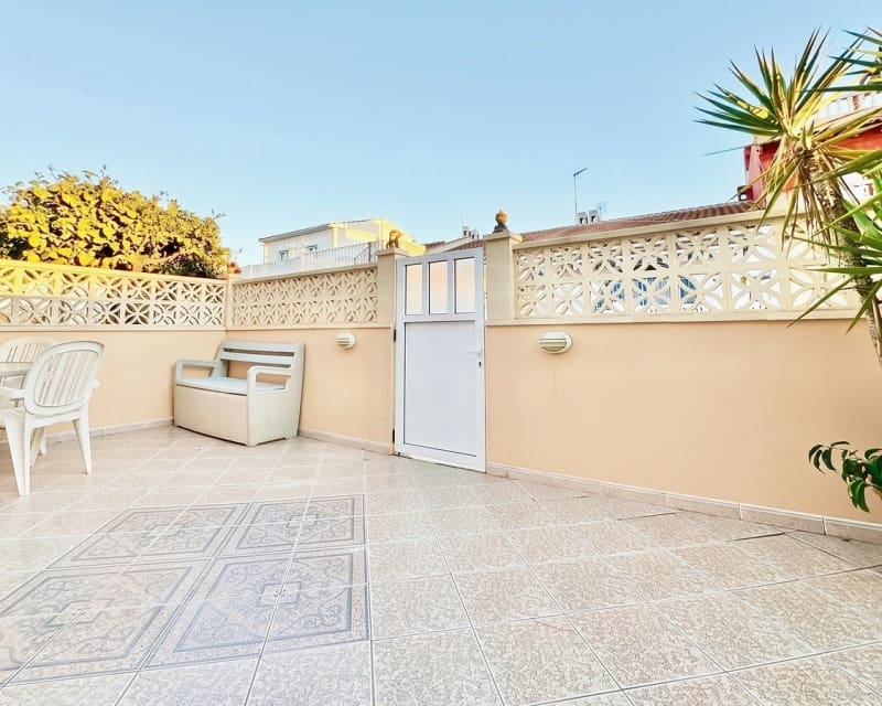 3 bedroom Townhouse for sale in Torrevieja with garage - € 199,000 (Ref: 10167017)