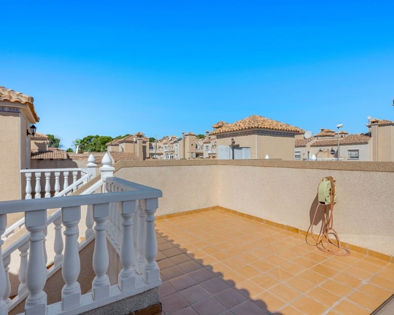 3 soveværelse Byhus til salg i Villamartin med swimmingpool garage - € 265.000 (Ref: 10167018)