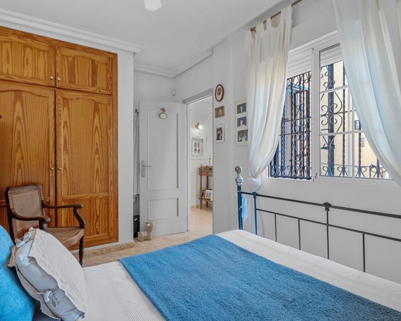 3 soveværelse Byhus til salg i Villamartin med swimmingpool garage - € 265.000 (Ref: 10167018)