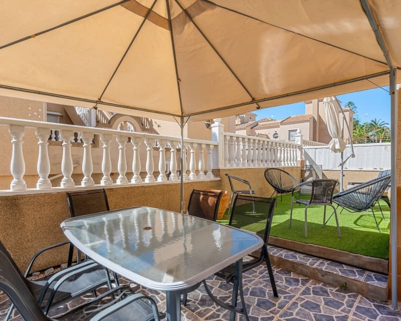 3 soveværelse Byhus til salg i Villamartin med swimmingpool garage - € 265.000 (Ref: 10167018)