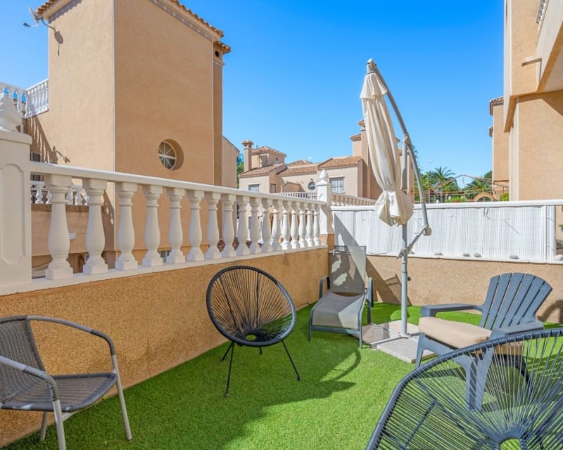 3 soveværelse Byhus til salg i Villamartin med swimmingpool garage - € 265.000 (Ref: 10167018)