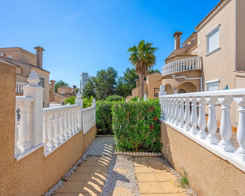 3 soveværelse Byhus til salg i Villamartin med swimmingpool garage - € 265.000 (Ref: 10167018)