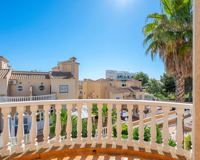 3 soveværelse Byhus til salg i Villamartin med swimmingpool garage - € 265.000 (Ref: 10167018)