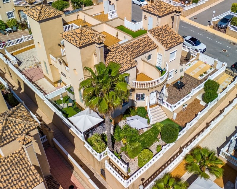 3 soveværelse Byhus til salg i Villamartin med swimmingpool garage - € 265.000 (Ref: 10167018)