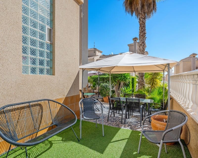 3 soveværelse Byhus til salg i Villamartin med swimmingpool garage - € 265.000 (Ref: 10167018)