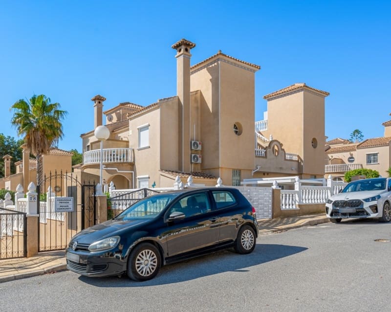 3 soveværelse Byhus til salg i Villamartin med swimmingpool garage - € 265.000 (Ref: 10167018)