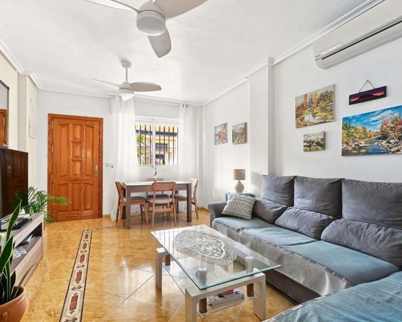 3 soveværelse Byhus til salg i Playa Flamenca med swimmingpool garage - € 197.950 (Ref: 10167019)