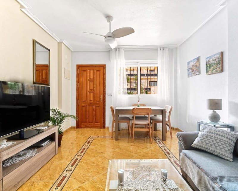 3 soveværelse Byhus til salg i Playa Flamenca med swimmingpool garage - € 197.950 (Ref: 10167019)