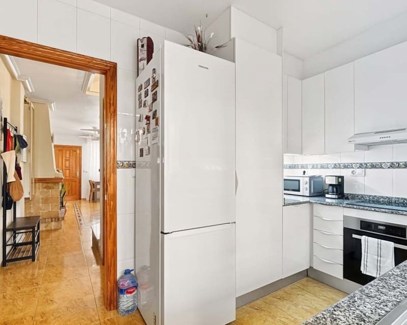 3 soveværelse Byhus til salg i Playa Flamenca med swimmingpool garage - € 197.950 (Ref: 10167019)