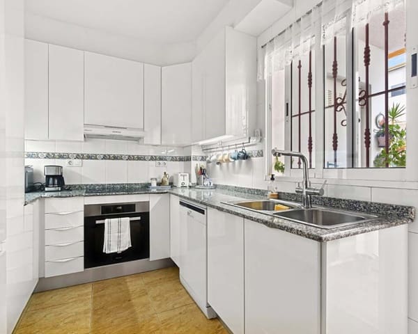 3 soveværelse Byhus til salg i Playa Flamenca, Orihuela med swimmingpool garage - € 197.950 (Ref: 10167019)