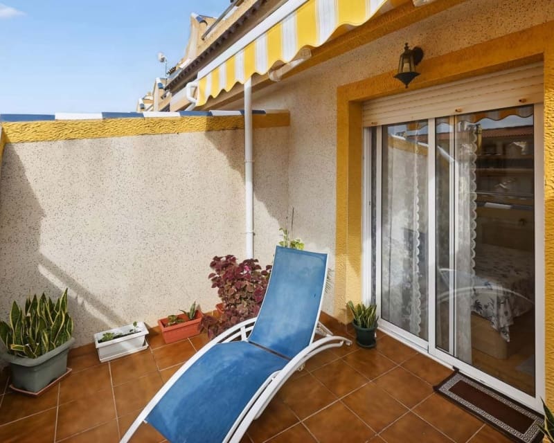 3 soveværelse Byhus til salg i Playa Flamenca med swimmingpool garage - € 197.950 (Ref: 10167019)