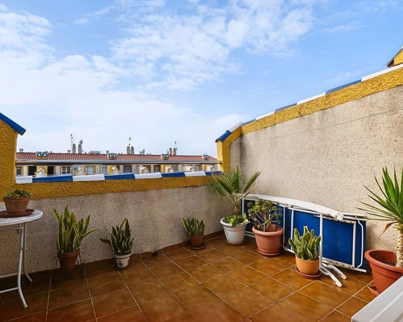 3 soveværelse Byhus til salg i Playa Flamenca med swimmingpool garage - € 197.950 (Ref: 10167019)