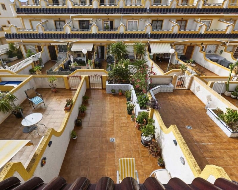 3 soveværelse Byhus til salg i Playa Flamenca med swimmingpool garage - € 197.950 (Ref: 10167019)